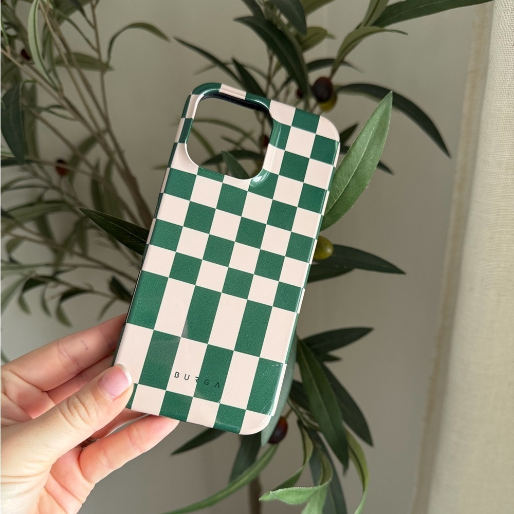 BUGA Green & White Checkered iPhone 16 pro Max Case